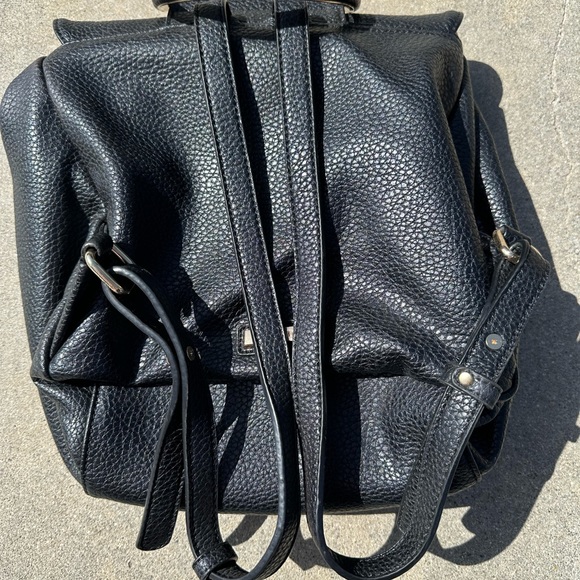 Adorable Flap front backpack - Picture 2 of 6